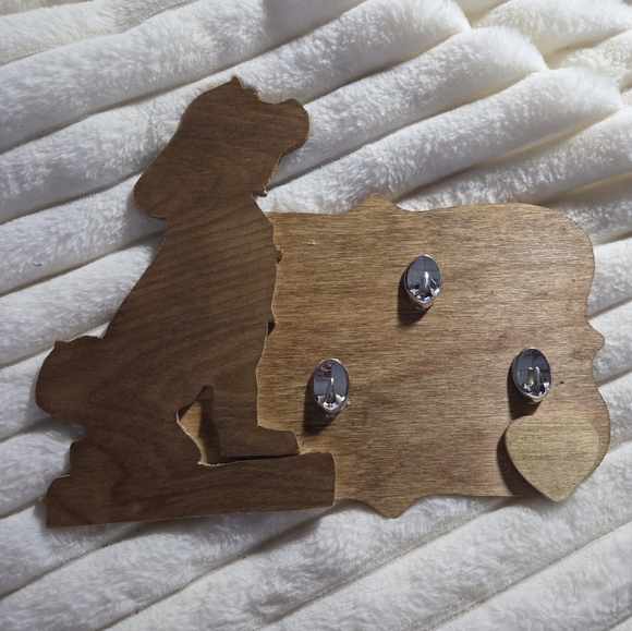 Wooden Dog  Wall Hook Rack in Warm Brown 7.5x 9 Hold Keys And Leash - Picture 3 of 4